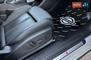 Позашляховик / Кросовер Audi Q4 e-tron 2021 в 