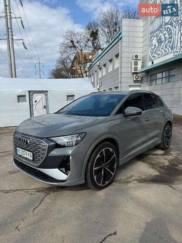 Внедорожник / Кроссовер Audi Q4 e-tron 2023 в 