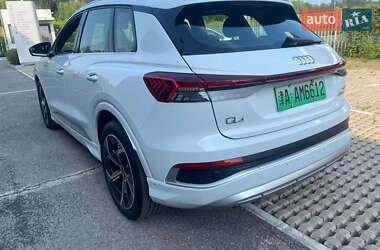 Позашляховик / Кросовер Audi Q4 e-tron 2023 в 