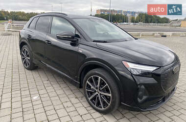 Позашляховик / Кросовер Audi Q4 e-tron 2022 в 