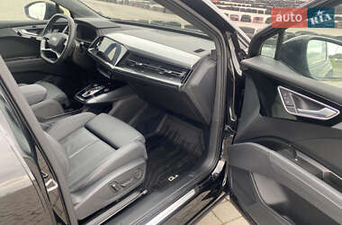 Позашляховик / Кросовер Audi Q4 e-tron 2022 в 