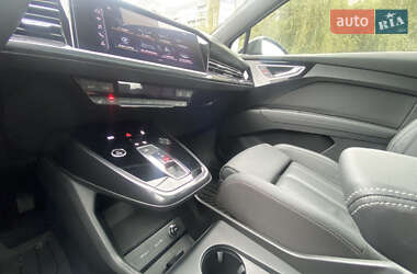 Позашляховик / Кросовер Audi Q4 e-tron 2022 в 