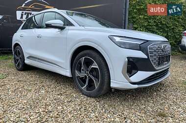 Позашляховик / Кросовер Audi Q4 e-tron 2023 в 