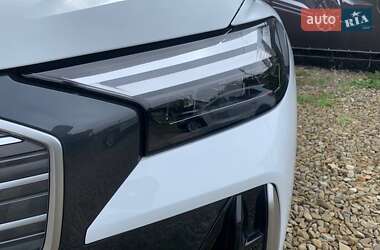 Позашляховик / Кросовер Audi Q4 e-tron 2023 в 
