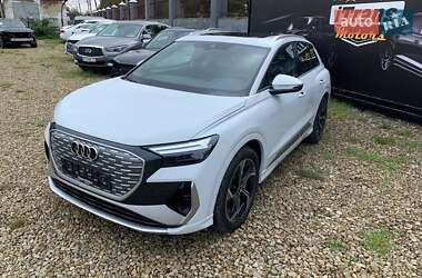 Позашляховик / Кросовер Audi Q4 e-tron 2023 в 