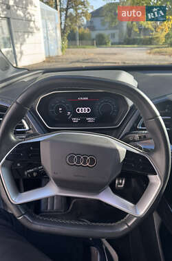 Позашляховик / Кросовер Audi Q4 e-tron 2023 в 