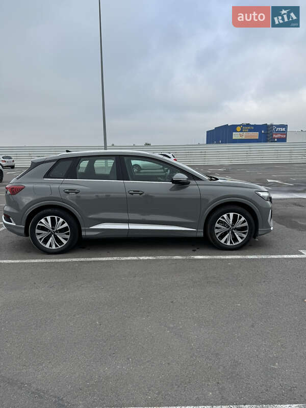 Внедорожник / Кроссовер Audi Q4 e-tron 2022 в Львове