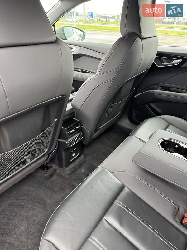 Внедорожник / Кроссовер Audi Q4 e-tron 2022 в Львове