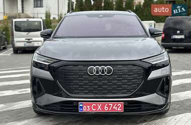 Позашляховик / Кросовер Audi Q4 e-tron 2022 в 