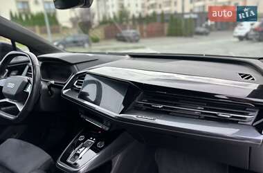 Позашляховик / Кросовер Audi Q4 e-tron 2022 в 