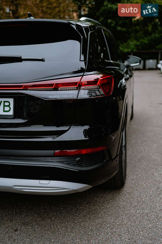 Внедорожник / Кроссовер Audi Q4 e-tron 2022 в Ирпене