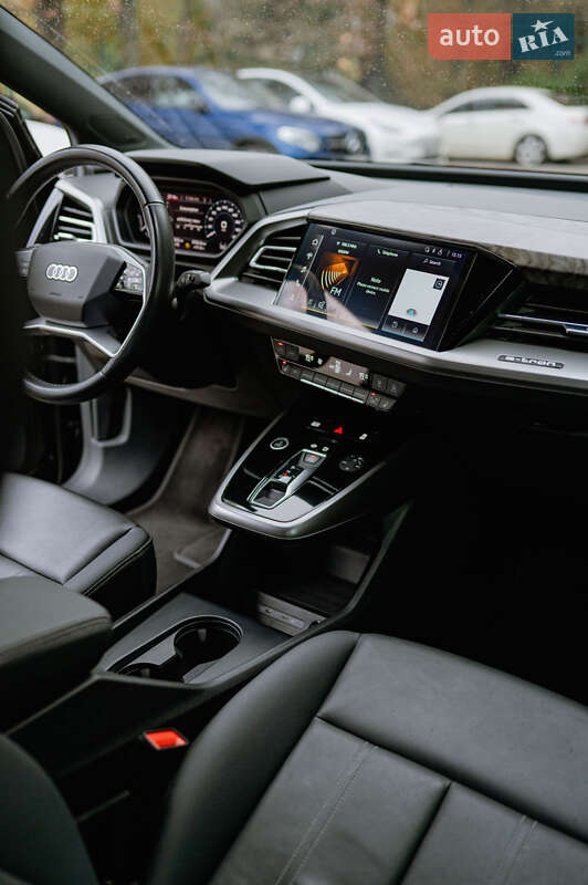 Внедорожник / Кроссовер Audi Q4 e-tron 2022 в Ирпене