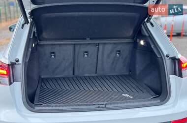 Позашляховик / Кросовер Audi Q4 e-tron 2023 в 