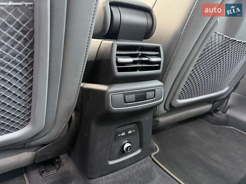 Позашляховик / Кросовер Audi Q4 e-tron 2023 в Львові