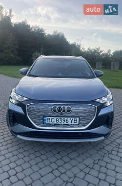 Позашляховик / Кросовер Audi Q4 e-tron 2021 в 