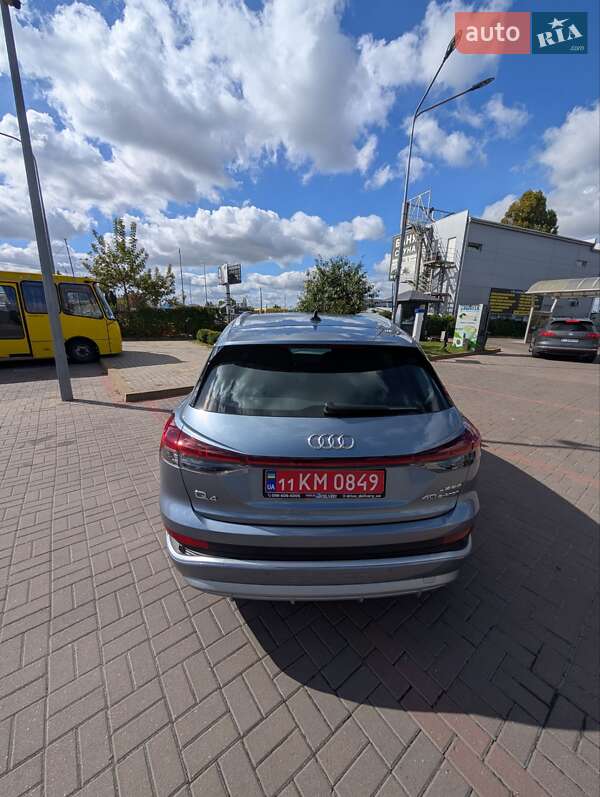 Позашляховик / Кросовер Audi Q4 e-tron 2024 в Києві