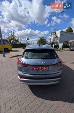Внедорожник / Кроссовер Audi Q4 e-tron 2024 в 