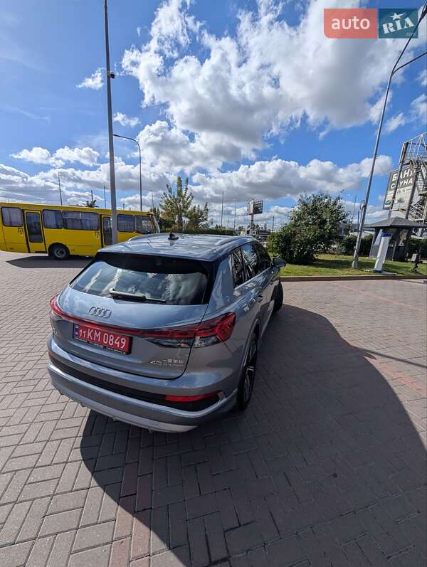 Позашляховик / Кросовер Audi Q4 e-tron 2024 в Києві