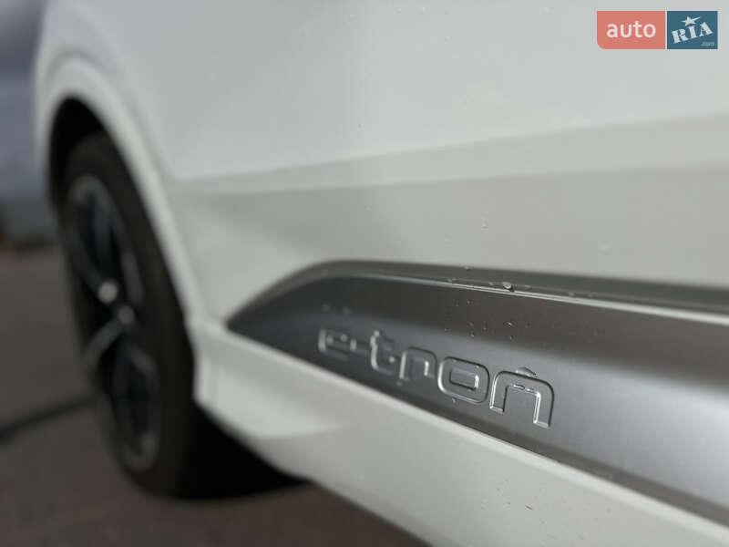 Позашляховик / Кросовер Audi Q4 e-tron 2023 в Полтаві