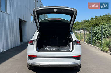 Позашляховик / Кросовер Audi Q4 e-tron 2023 в 