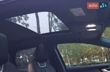 Позашляховик / Кросовер Audi Q4 e-tron 2024 в 