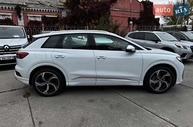 Позашляховик / Кросовер Audi Q4 e-tron 2023 в 
