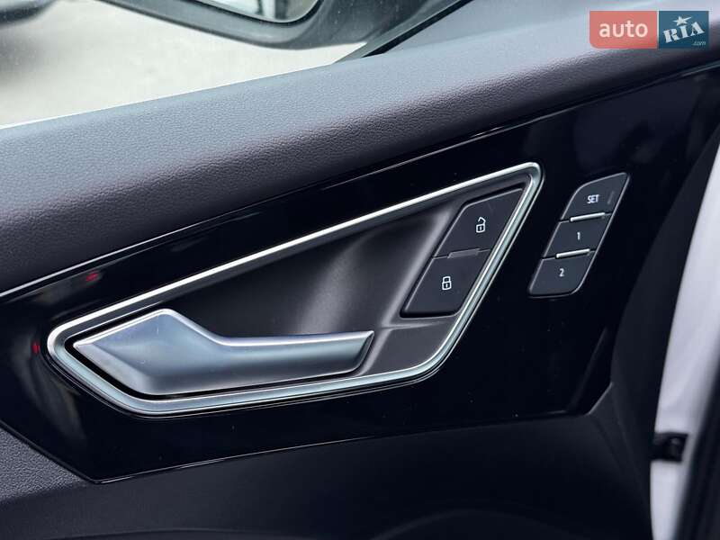 Позашляховик / Кросовер Audi Q4 e-tron 2023 в Харкові