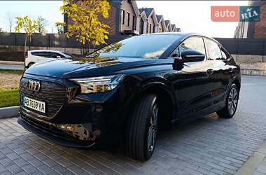 Внедорожник / Кроссовер Audi Q4 e-tron 2022 в 