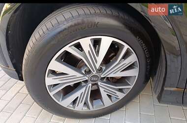 Внедорожник / Кроссовер Audi Q4 e-tron 2022 в 