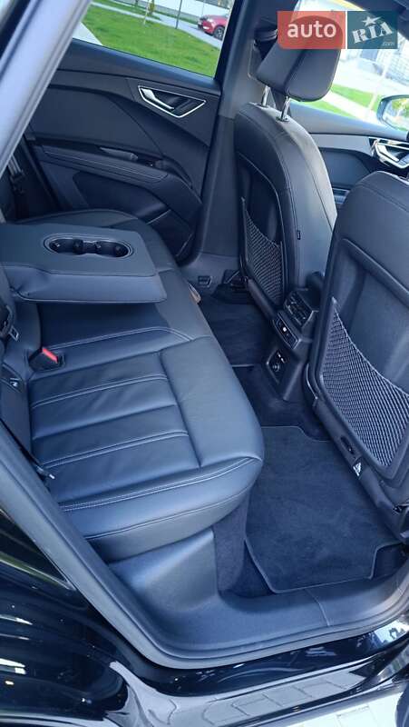 Внедорожник / Кроссовер Audi Q4 e-tron 2022 в Виннице фото 49 Внедорожник / Кроссовер Audi Q4 e-tron 2022 в Виннице