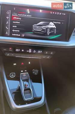 Внедорожник / Кроссовер Audi Q4 e-tron 2022 в 