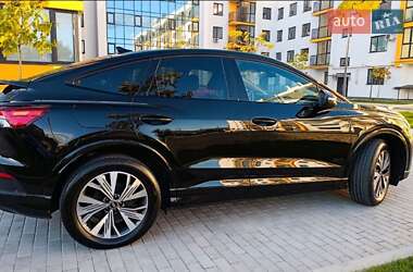 Внедорожник / Кроссовер Audi Q4 e-tron 2022 в 