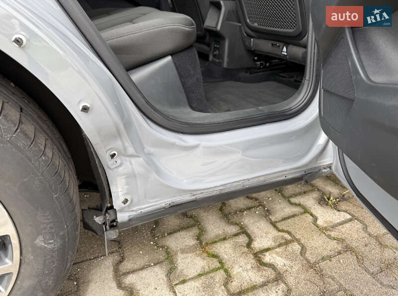 Позашляховик / Кросовер Audi Q4 e-tron 2022 в Стрию