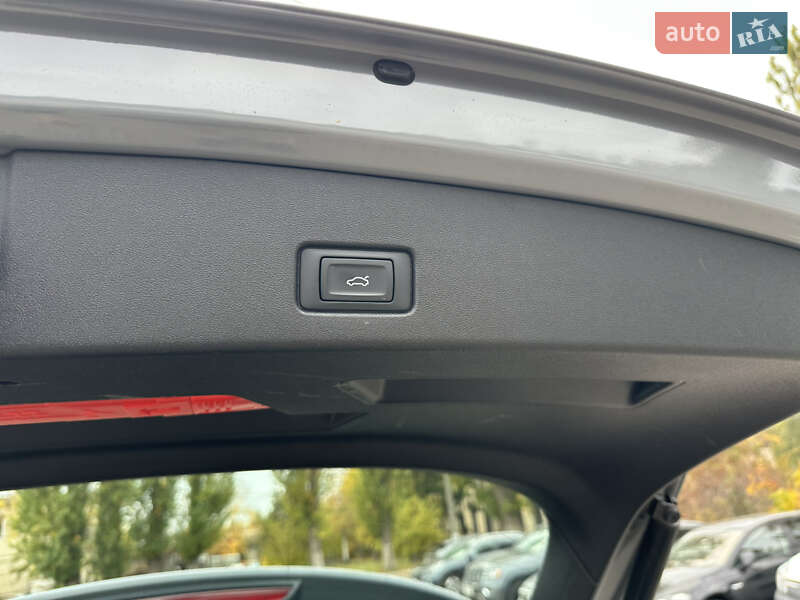 Позашляховик / Кросовер Audi Q4 e-tron 2021 в Києві