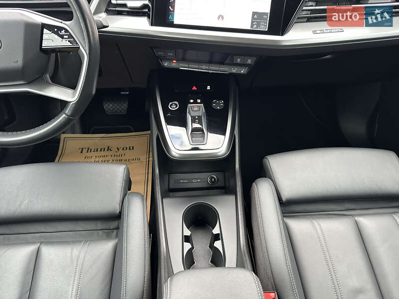 Позашляховик / Кросовер Audi Q4 e-tron 2021 в Києві