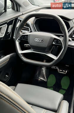 Внедорожник / Кроссовер Audi Q4 e-tron 2023 в 