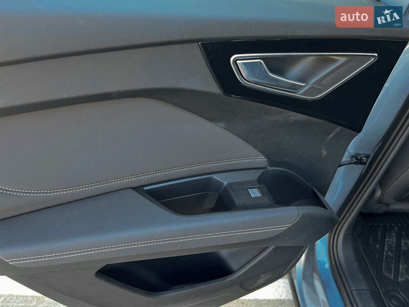 Позашляховик / Кросовер Audi Q4 e-tron 2023 в Києві