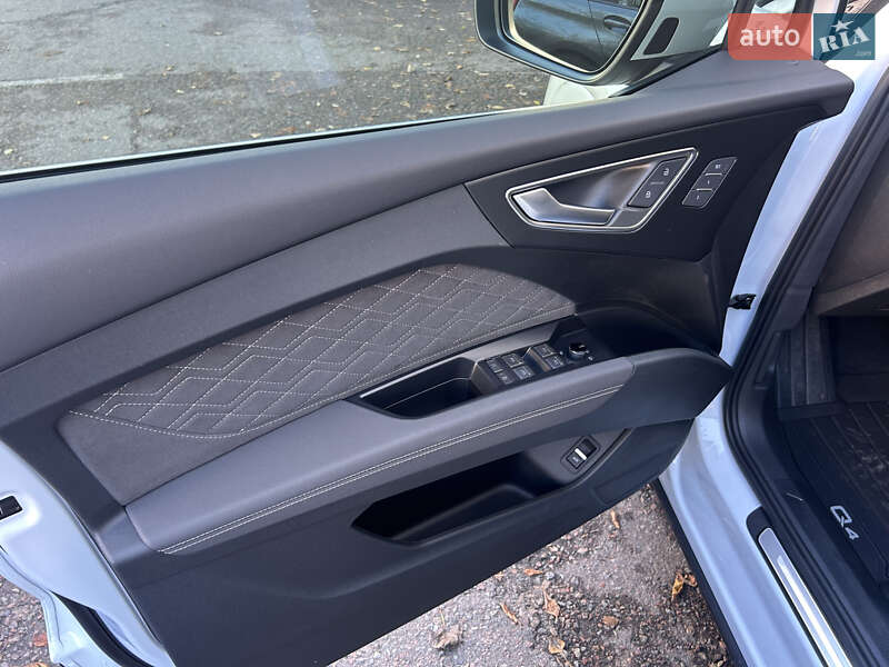 Внедорожник / Кроссовер Audi Q4 e-tron 2023 в Киеве