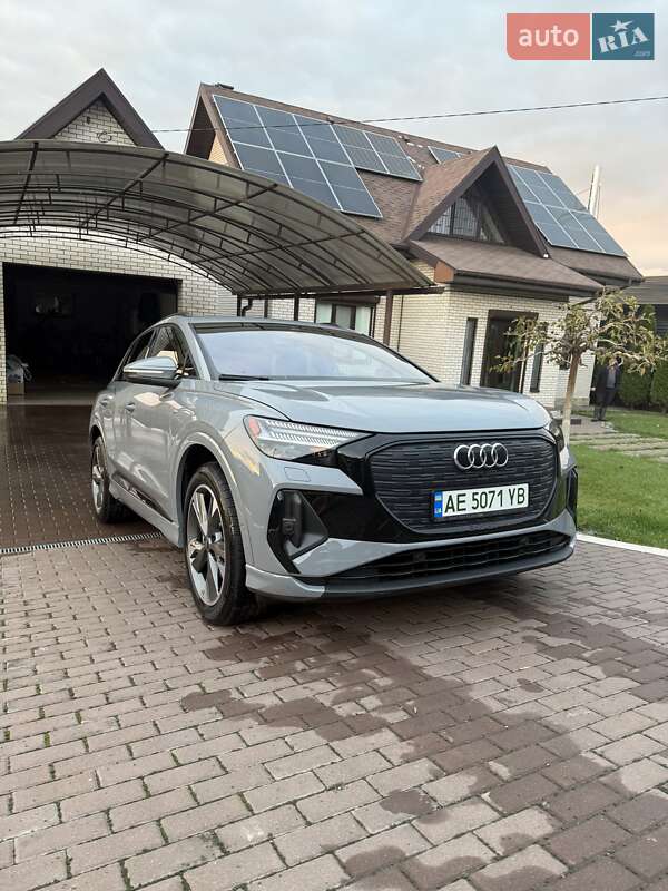 Внедорожник / Кроссовер Audi Q4 e-tron 2024 в Днепре