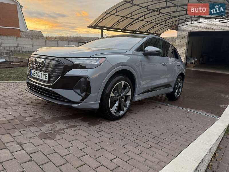 Внедорожник / Кроссовер Audi Q4 e-tron 2024 в Днепре