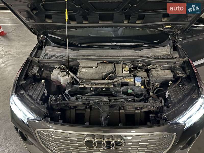 Позашляховик / Кросовер Audi Q4 e-tron 2022 в Львові