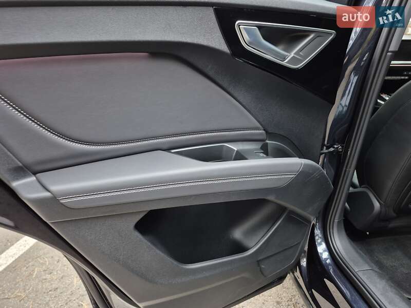 Позашляховик / Кросовер Audi Q4 e-tron 2024 в Шевченкове