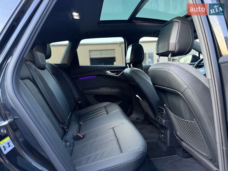 Позашляховик / Кросовер Audi Q4 e-tron 2024 в Львові