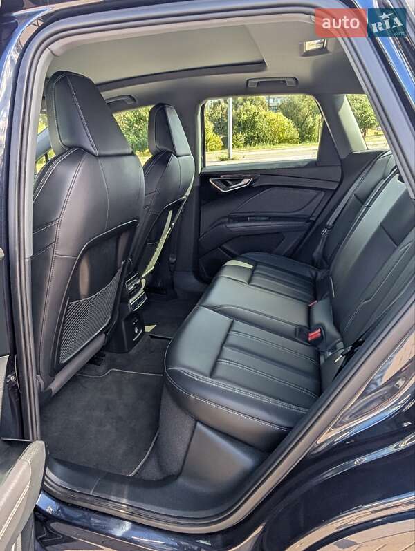 Позашляховик / Кросовер Audi Q4 e-tron 2024 в Києві фото 13 Позашляховик / Кросовер Audi Q4 e-tron 2024 в Києві