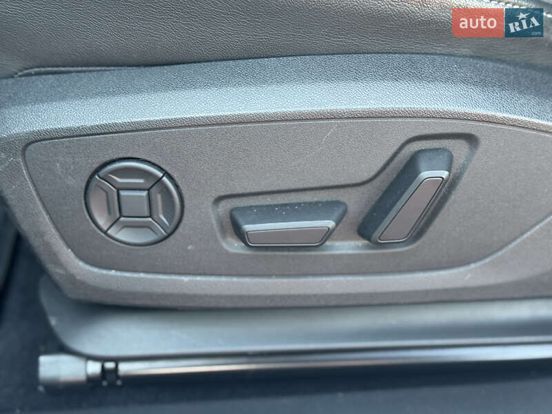 Внедорожник / Кроссовер Audi Q4 e-tron 2023 в Киеве