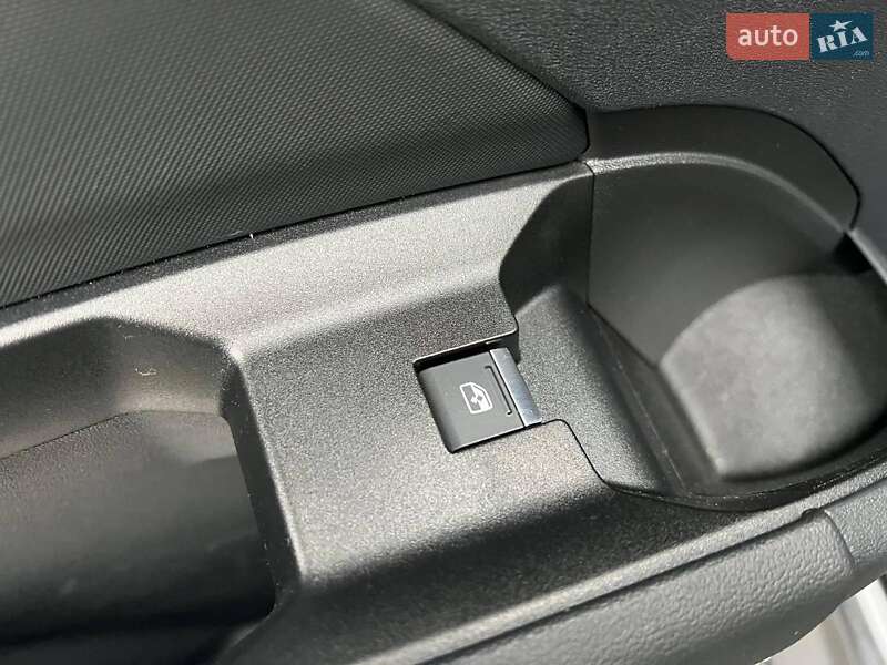 Позашляховик / Кросовер Audi Q4 e-tron 2022 в Львові фото 35 Позашляховик / Кросовер Audi Q4 e-tron 2022 в Львові