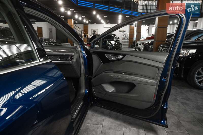 Позашляховик / Кросовер Audi Q4 e-tron 2021 в Одесі