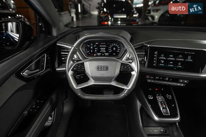 Позашляховик / Кросовер Audi Q4 e-tron 2021 в Одесі