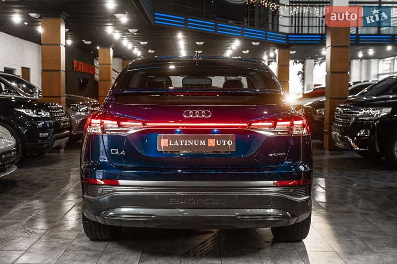 Позашляховик / Кросовер Audi Q4 e-tron 2021 в Одесі