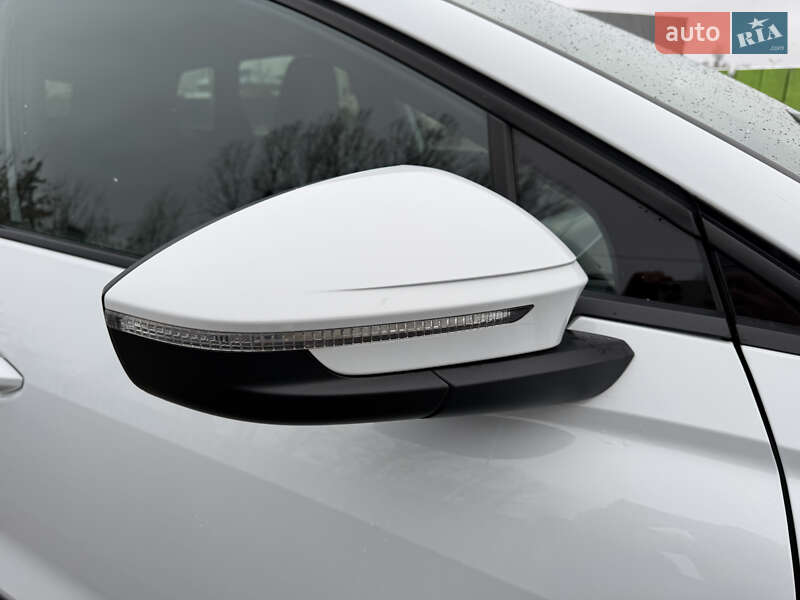 Позашляховик / Кросовер Audi Q4 e-tron 2021 в Луцьку